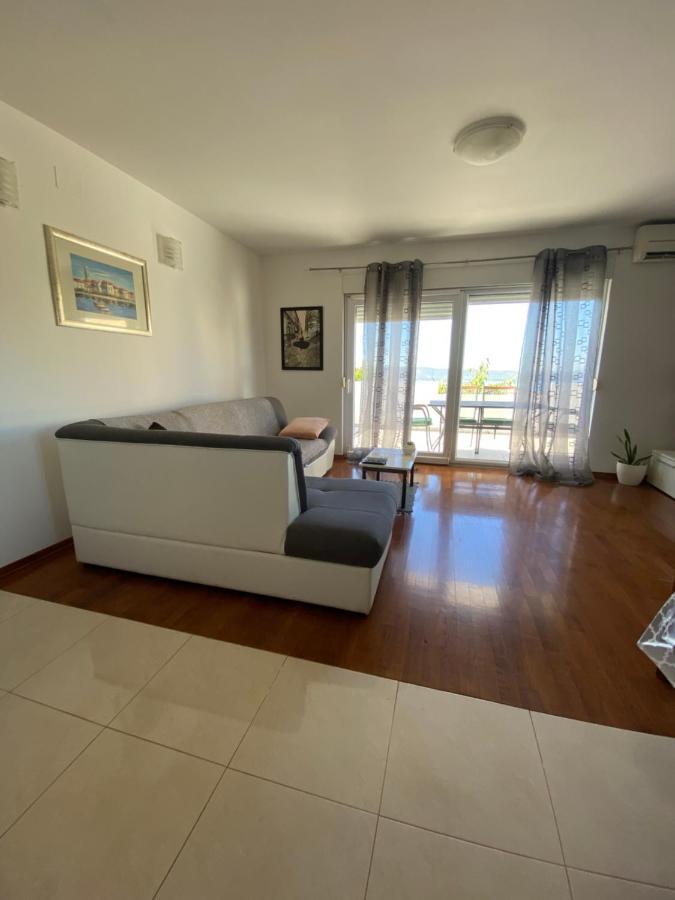 Апартаменты Apartman Mila Каштела Экстерьер фото