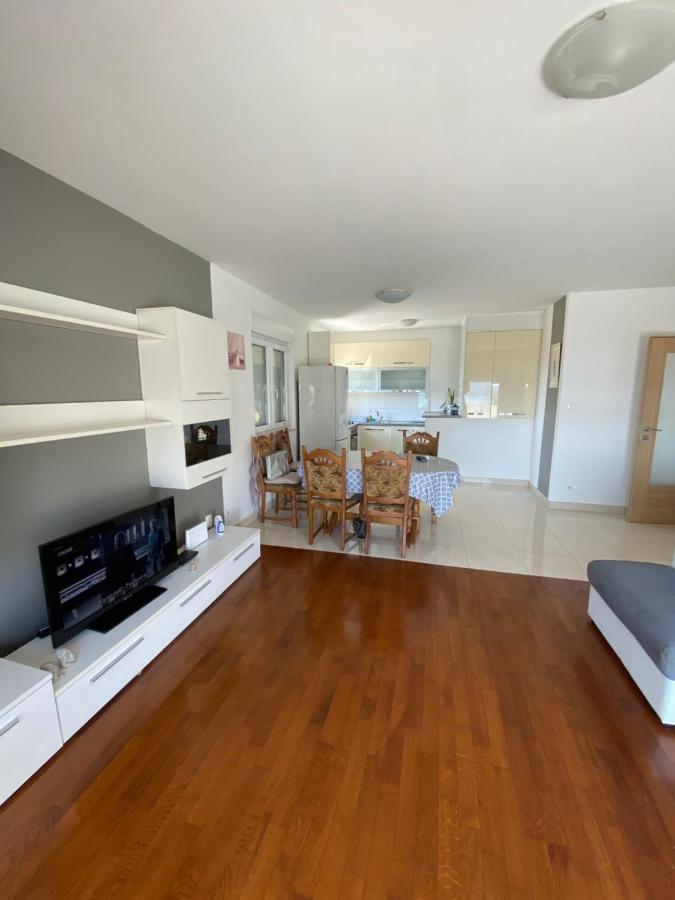 Апартаменты Apartman Mila Каштела Экстерьер фото